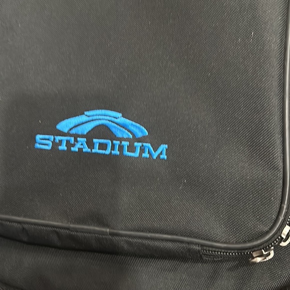 First Act beginners guitar with Stadium case - Picture 3 of 3